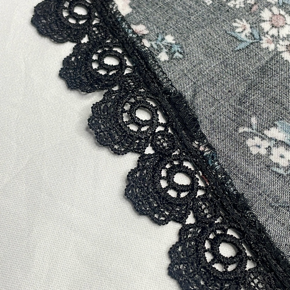 ⭐️ Shosho black floral shorts- size : large - Picture 3 of 5